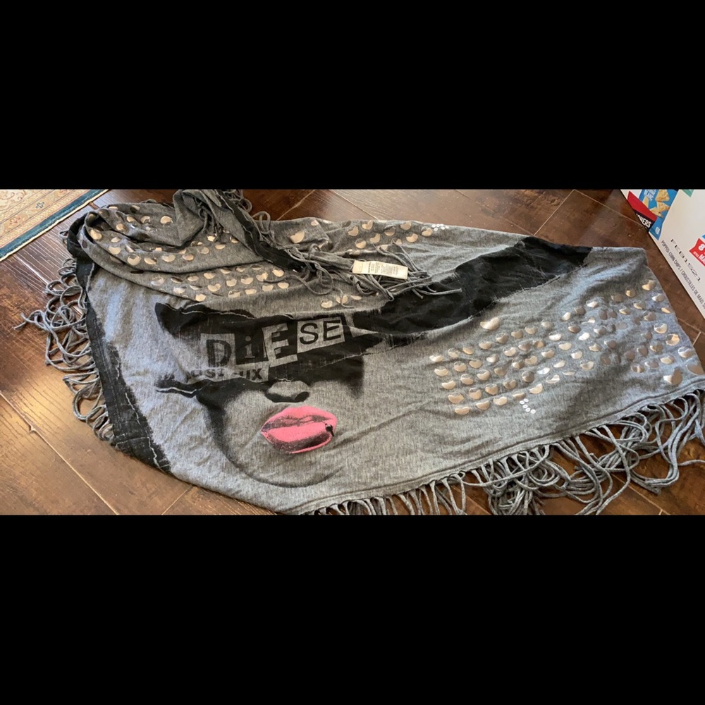 Diesel scarf